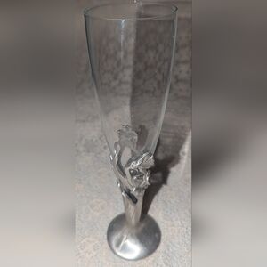 1988 Seagull Pewter daffodils champagne glass .